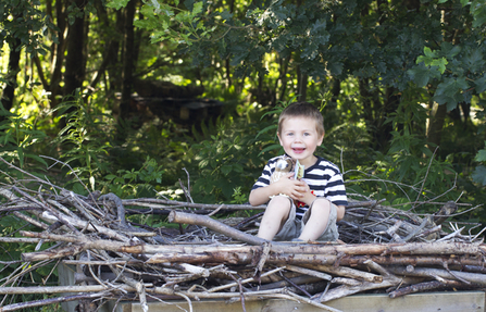 © MWT - Owain, 4 yrs old, showing osprey nest size